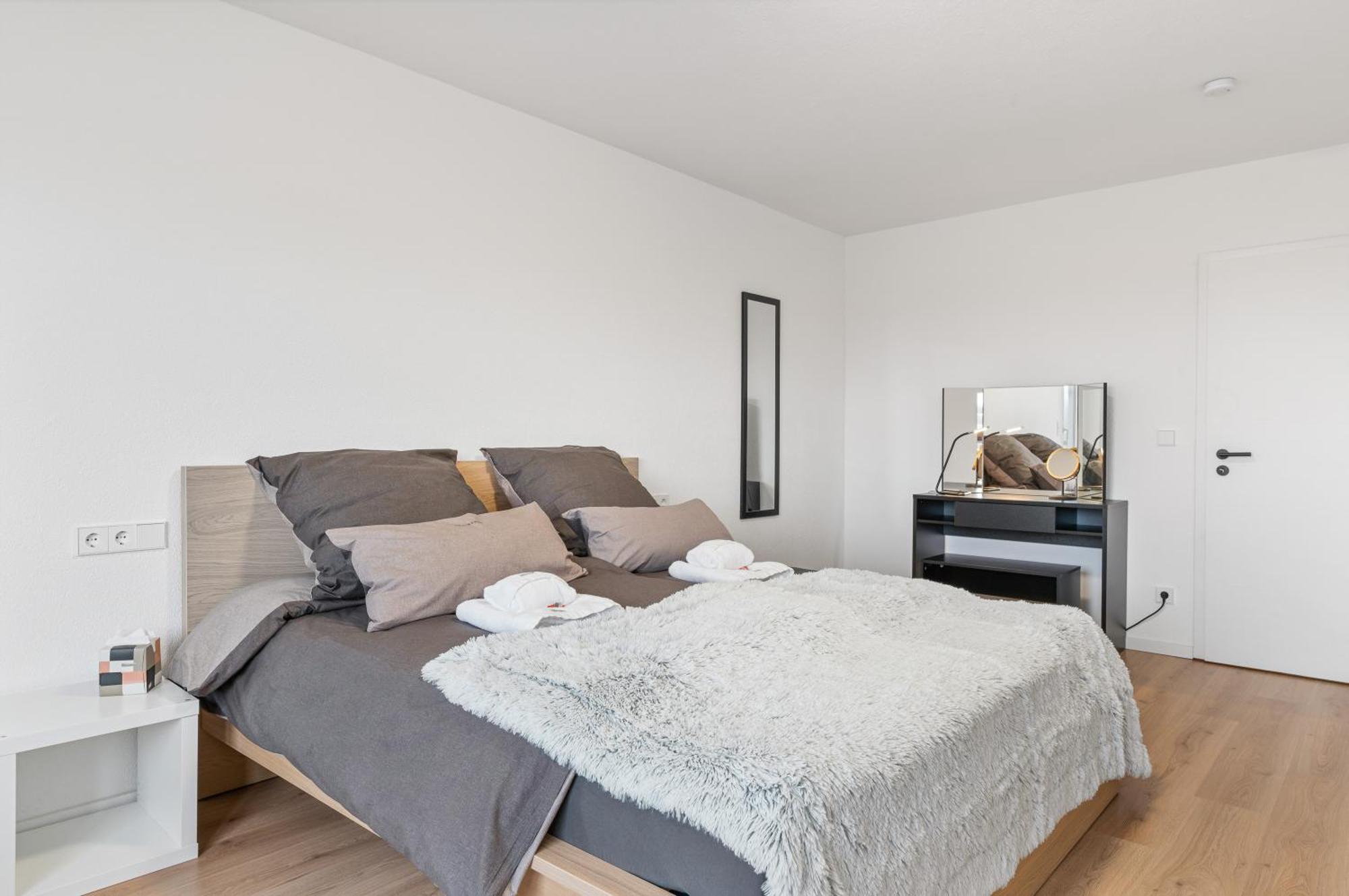Neu: Stylische Suite Mit Ausblick Sindelfingen Exterior photo